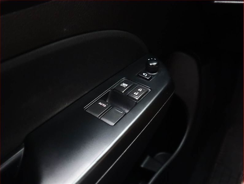 Suzuki Swift (2016) 1.6 Sport, Tempomat - fotka 15 z 16