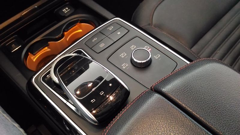 Mercedes-Benz GLE (2015) 450I,270KW,LED,PANOR.ALU r.21 - fotka 27 z 36