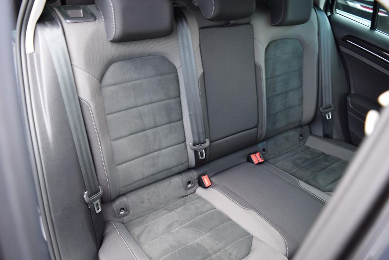 Volkswagen Golf Variant (2020) 1.5TSI 110kw HLBMT TAŽ LED KAM - fotka 41 z 49