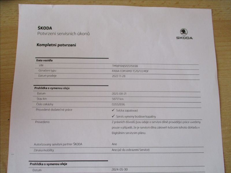 Škoda Fabia 1,0 TSI, klima,servis,1.maj,CZ - fotka 31 z 31
