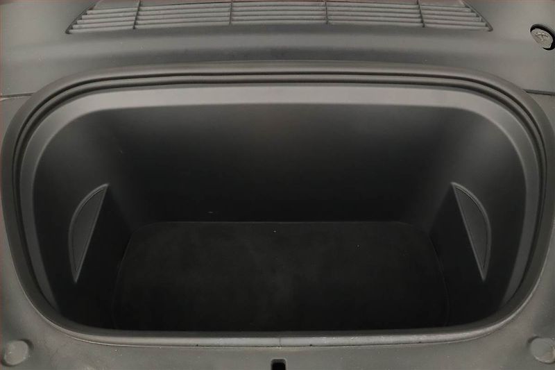 Tesla Model Y (2023) Long Range AWD 79kWh, SoH 92% - fotka 22 z 26