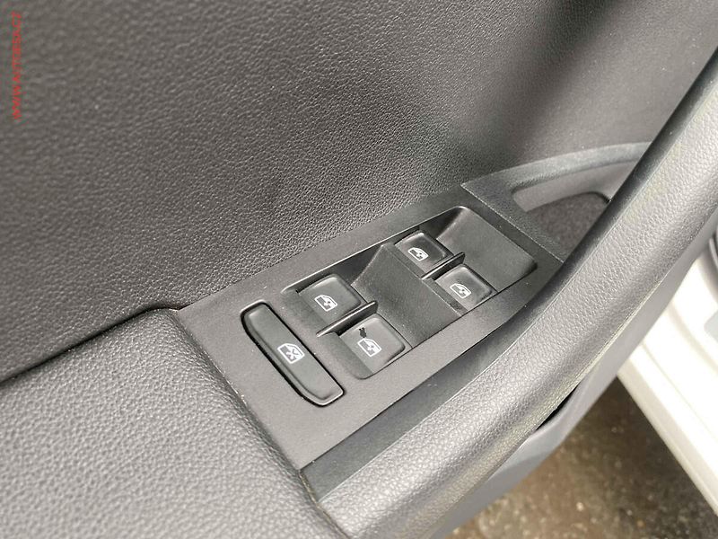 Škoda Octavia (2017) 2.0 TDI, RS, navi - fotka 13 z 17