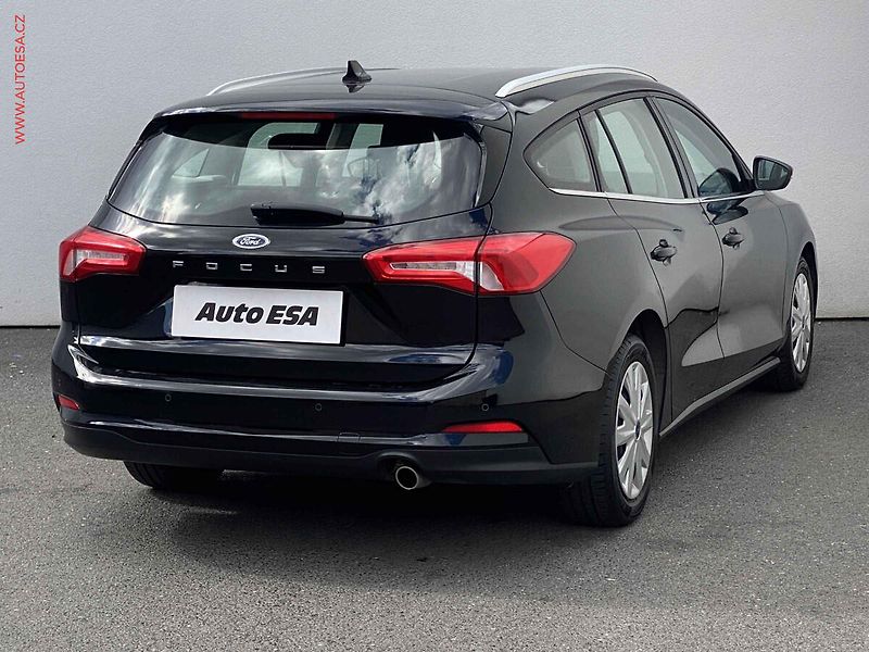 Ford Focus (2019) 1.5 EcoBlue, AC, tempo, navi - fotka 4 z 19