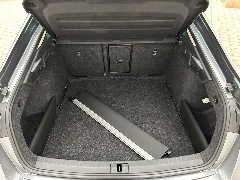 Škoda Octavia 1.5 TS EXLUSIVE SELECTION - fotka 26 z 29