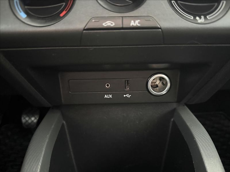 Škoda Fabia 1,2   TSI 66kW,WEBASTO - fotka 19 z 24