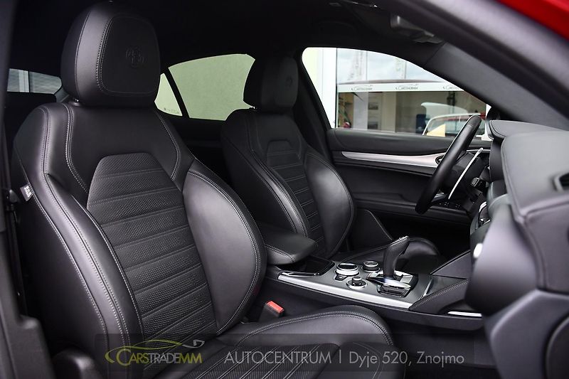 Alfa Romeo Stelvio 2.2 D154kW Veloce AT8-Q4 - fotka 17 z 56