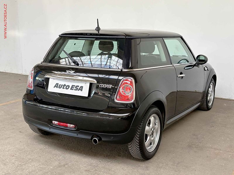Mini Cooper (2011) 1.6 i, Výhřev sed - fotka 4 z 14