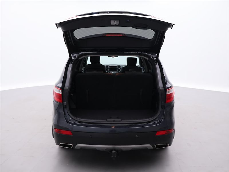 Hyundai Grand Santa Fe 2,2 CRDI 145kW CZ Luxury DPH - fotka 9 z 32