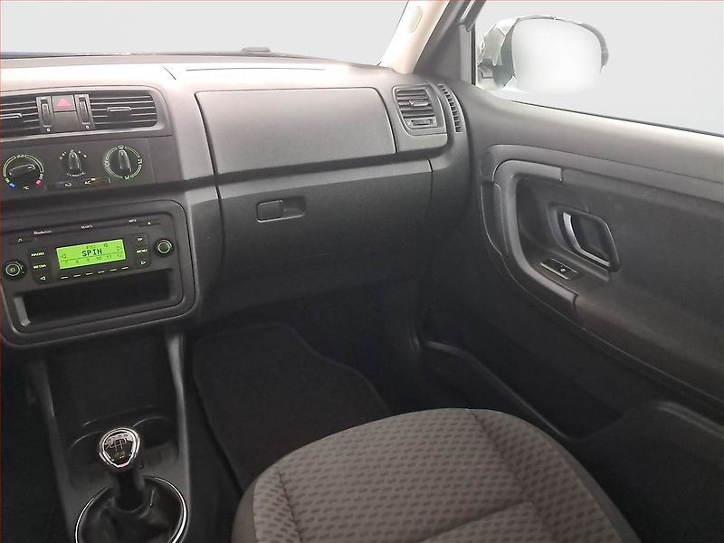 Škoda Fabia (2010) Ambition 1.2 TSI - fotka 8 z 15