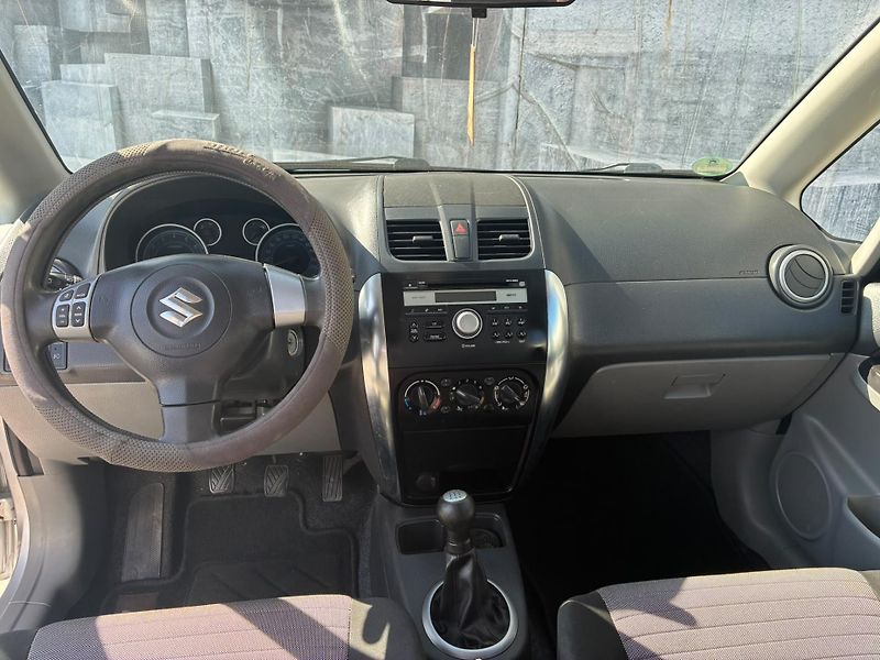 Suzuki SX4 (2011) 1.6i, 88KW, VYHŘ. SEDADLA, 4X4 - fotka 10 z 23