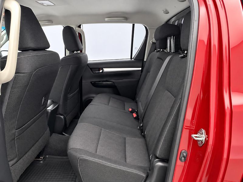 Toyota Hilux 2,4 D-4D 110kW 4x4 Aut. CZ DPH - fotka 14 z 25