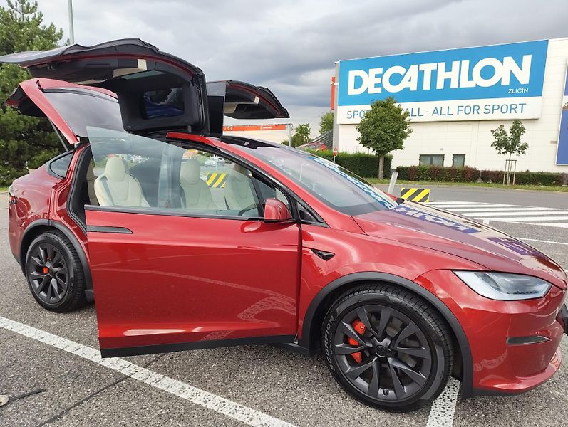 Tesla Model X (2025) - fotka 8 z 13