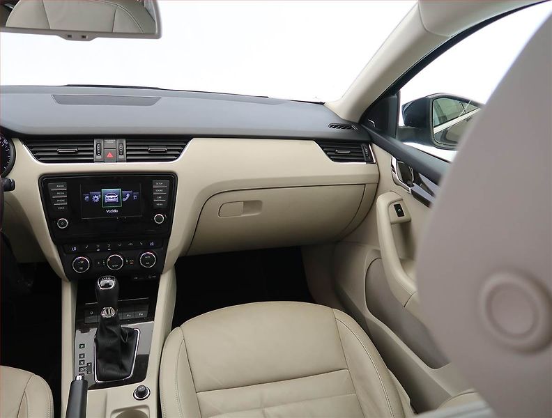 Škoda Octavia (2014) 1.4 TSI, Automat, Serv.kniha - fotka 8 z 26