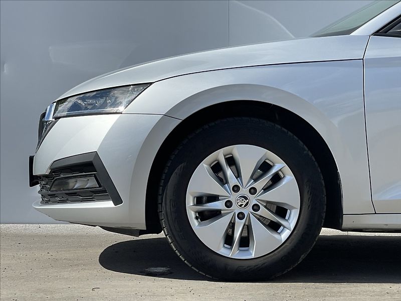 Škoda Octavia 2,0 TDI Combi Ambition Plus - fotka 19 z 22