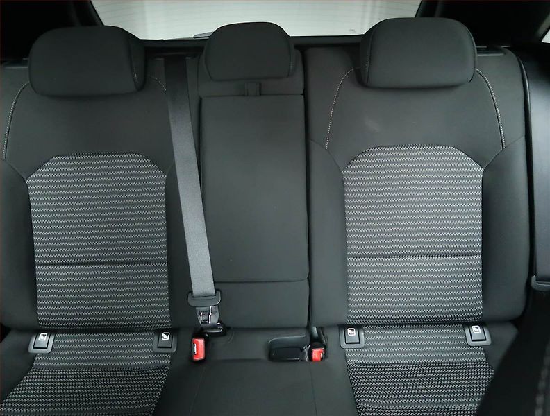 Kia Ceed (2022) 1.5 T-GDI, Serv.kniha, Navi - fotka 10 z 17