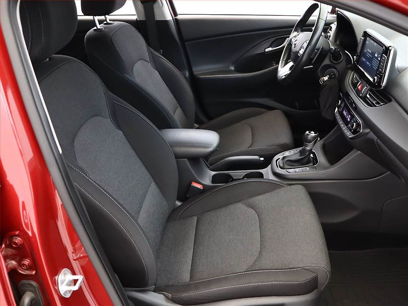 Hyundai i30 (2020) 1.0 T-GDI, Automat, Serv.kniha - fotka 7 z 18