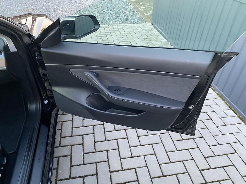 Tesla Model 3 REFRESH - ZÁRUKA TESLA MATRIX - fotka 29 z 35