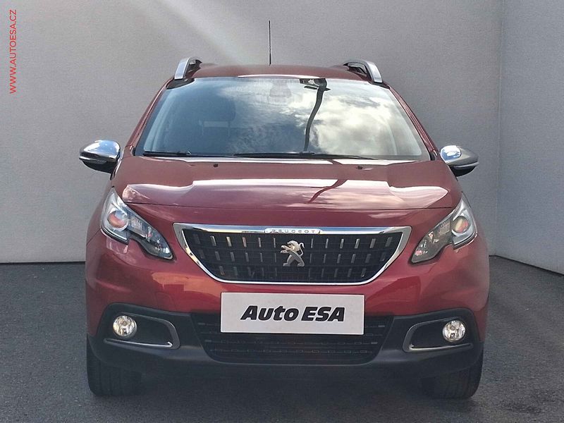 Peugeot 2008 (2017) 1.2 PT, Style, navi, TZ - fotka 2 z 18