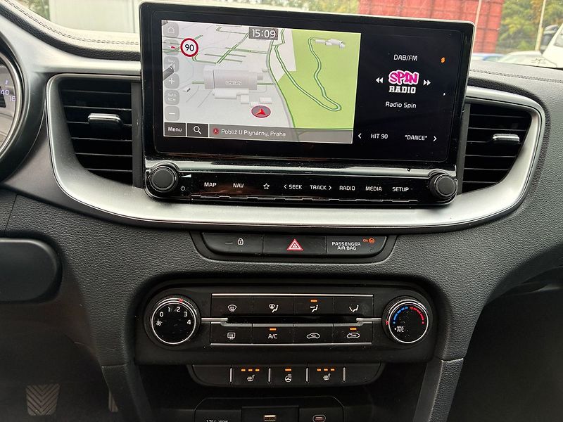 Kia Ceed 1.0 T-GDi Spin ČR DPH - fotka 15 z 22