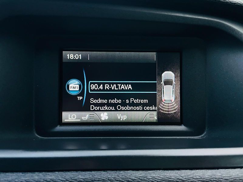 Volvo V40 2.0D3 AUT CROSS COUNTRY TAŽNÉ - fotka 35 z 40