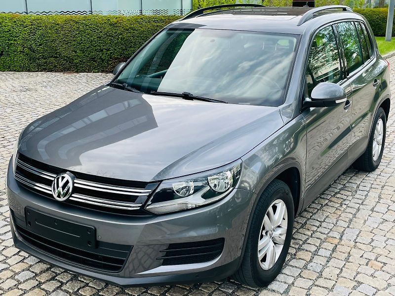 Volkswagen Tiguan 1.4TSI MANUÁL SENZORY TAŽNÉ - fotka 4 z 47