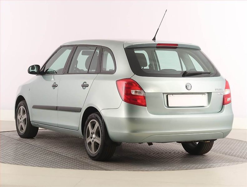 Škoda Fabia (2011) 1.2 TSI, Serv.kniha, po STK - fotka 4 z 15