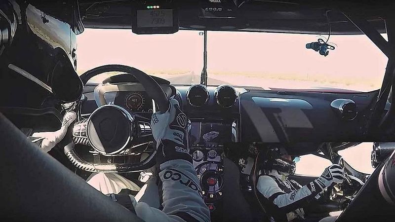 Rekordních 457,5 km/h.