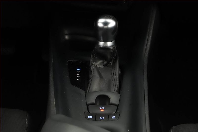 Toyota C-HR (2018) 1.8 Hybrid - fotka 10 z 15