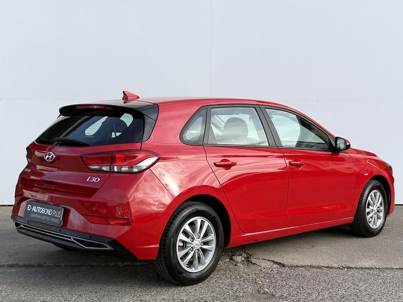 Hyundai i30 1.5 DPi 81kW Smart - fotka 2 z 17