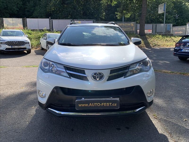 Toyota RAV4 2,2 D-4D AWD,ČR - fotka 2 z 25