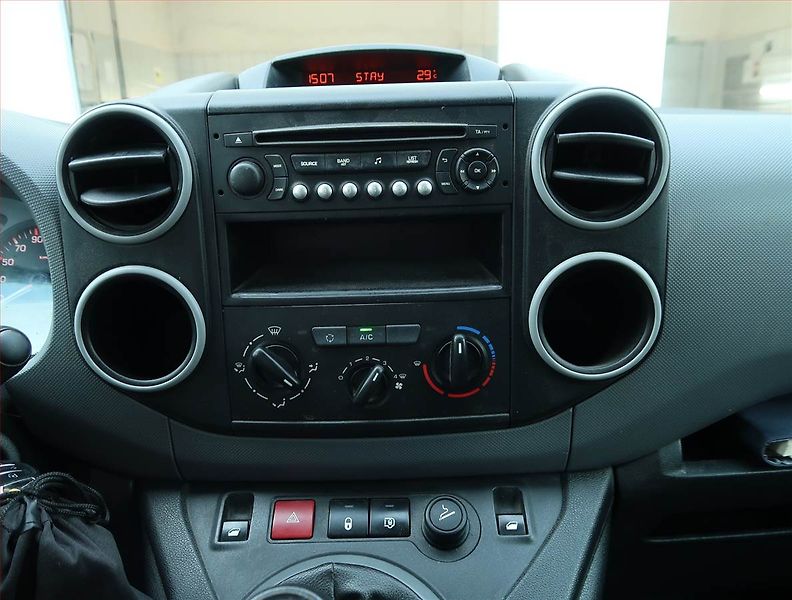 Peugeot Partner (2017) 1.6 HDi, ČR - fotka 11 z 12