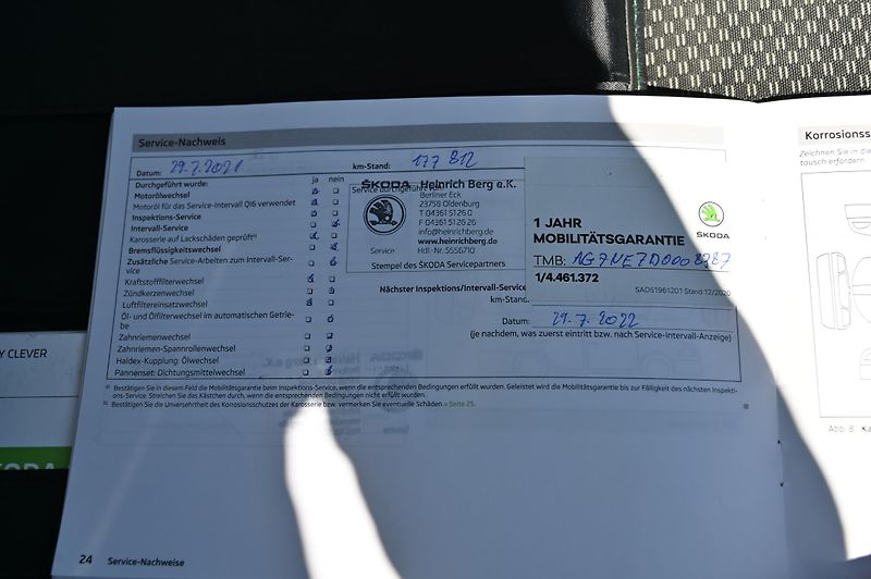Škoda Octavia 1.6TDI 77KW Ambition rezervace - fotka 42 z 49