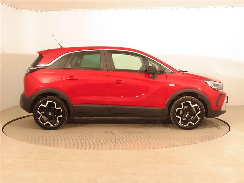 Opel Crossland X (2024) Elite 1.2 Turbo, Automat - fotka 6 z 17