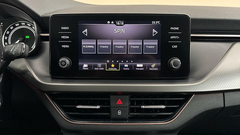 Škoda Scala 1.5 TSI DSG Style - fotka 11 z 26