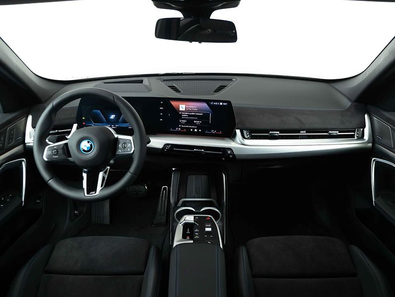 BMW iX1 eDrive20 - fotka 6 z 6