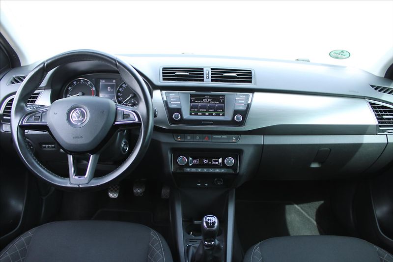 Škoda Fabia 1.2 TSI STYLE ČR - fotka 14 z 22