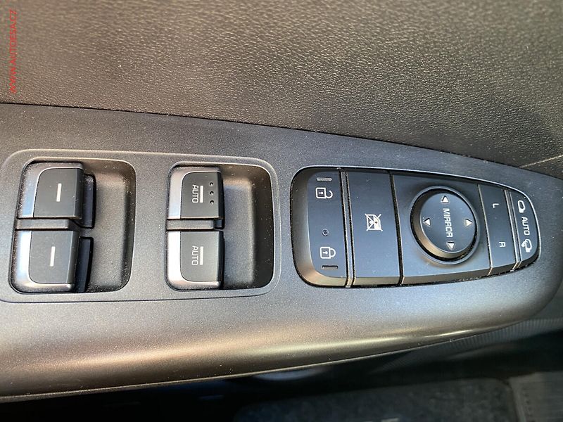 Kia Sportage (2018) 1.6 T-GDi 4x4, 2.maj,ČR - fotka 15 z 15