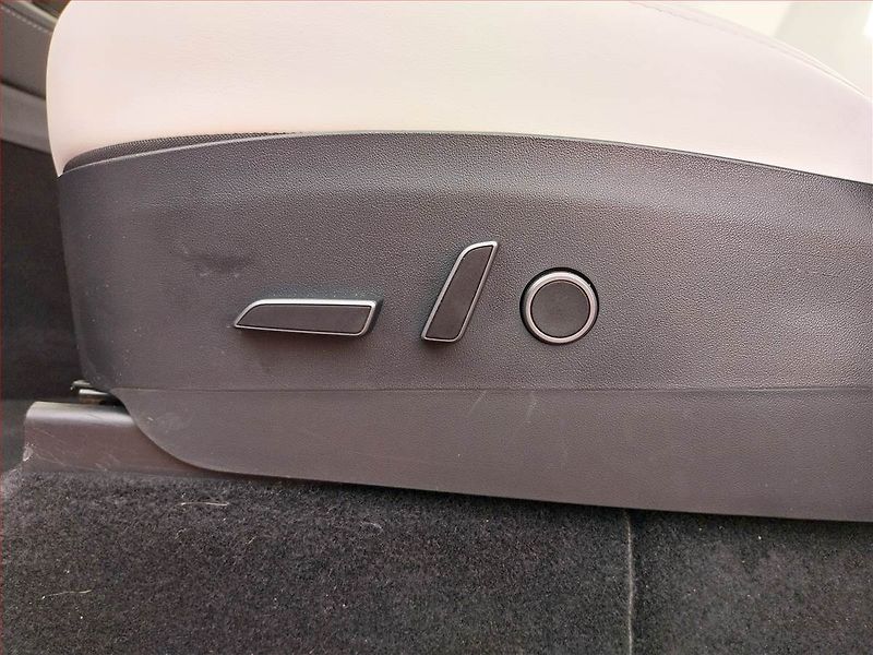 Tesla Model Y (2023) Long Range AWD 79kWh, SoH 92% - fotka 13 z 18