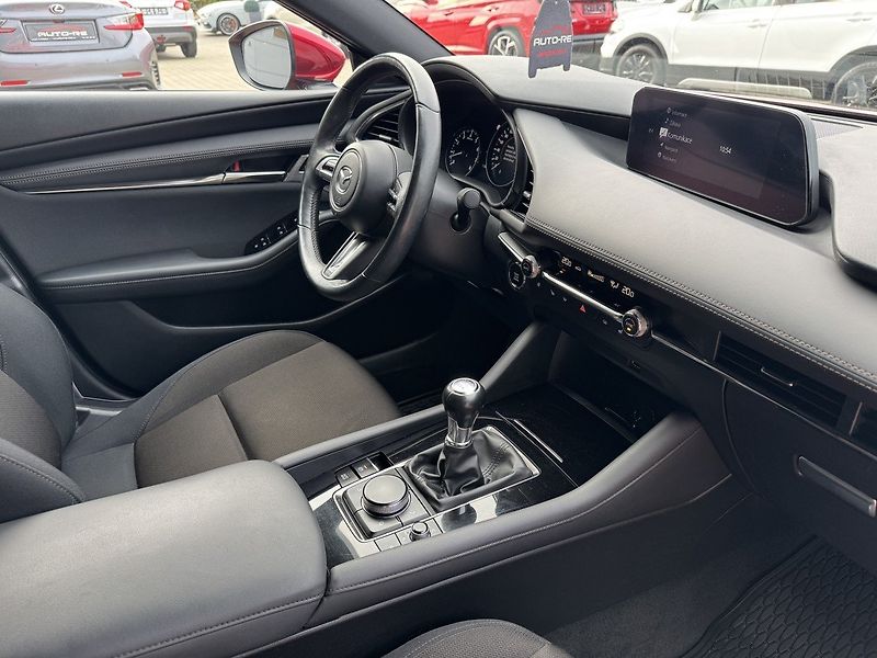 Mazda 3 (2019) 2.0i G-122 Ad.LED Bose Kamera - fotka 18 z 49