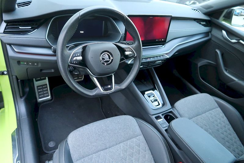Škoda Octavia (2024) Sportline 1.5 TSI 110 kW  DSG - fotka 20 z 28