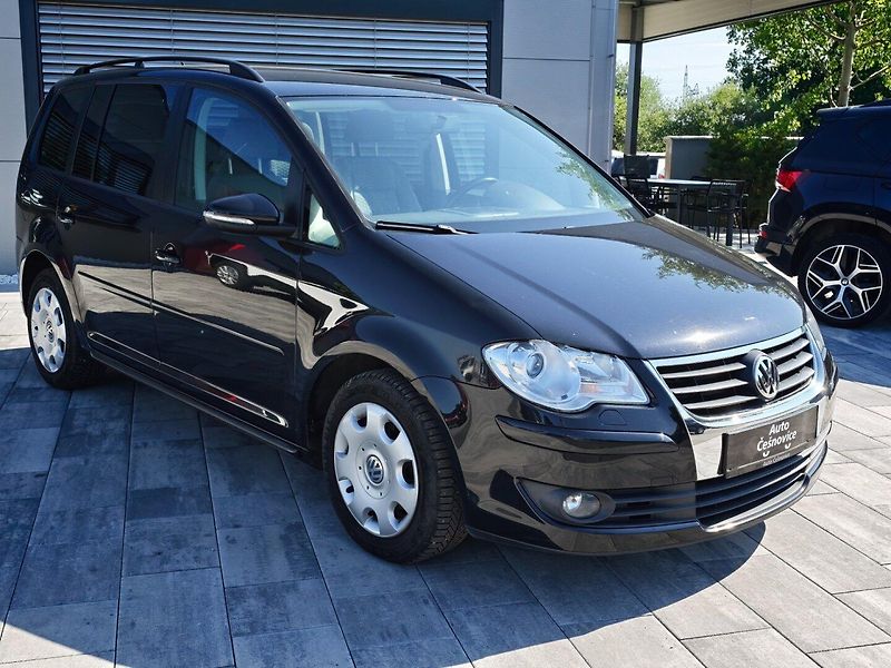 Volkswagen Touran (2009) Comfort 1,9 TDI 77 Kw - fotka 3 z 33