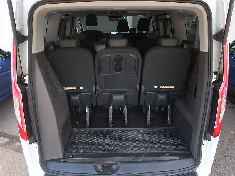 Ford Tourneo Custom (2018) Titanium 2.0 EcoBlue, ČR - fotka 14 z 20