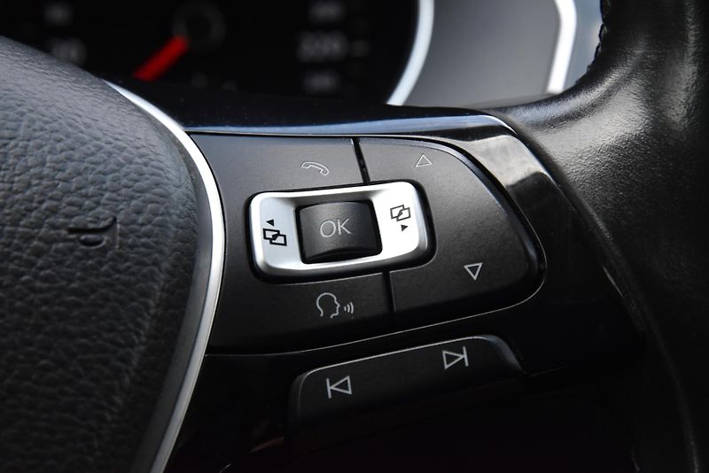 Volkswagen Passat 2.0 TDi CR HIGHLINE, NAVI, LED - fotka 15 z 50