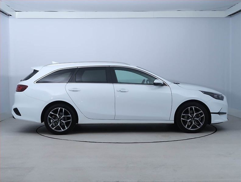 Kia Ceed (2025) Top 1.5 T-GDI - fotka 6 z 19