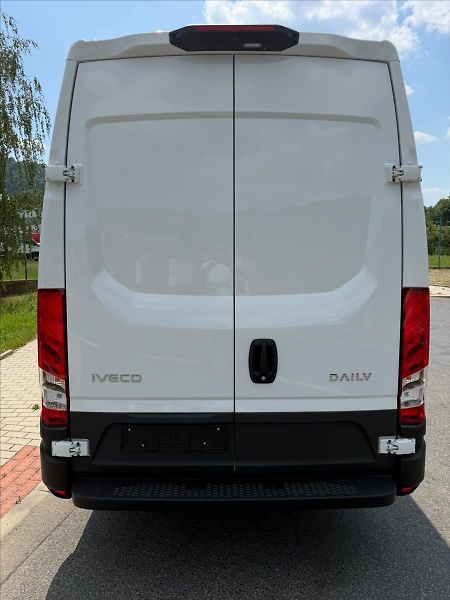 Iveco Daily 3,0   35s18 - fotka 7 z 28