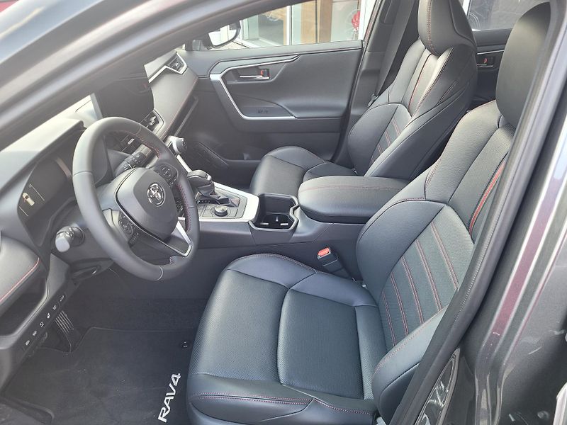 Toyota RAV4 (2025) PHEV - Executive JBL - fotka 4 z 16