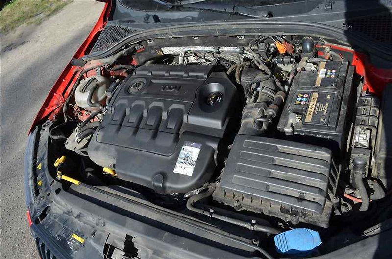 Škoda Octavia (2014) COMBI III.2,0 TDI  RS DSG - fotka 10 z 22