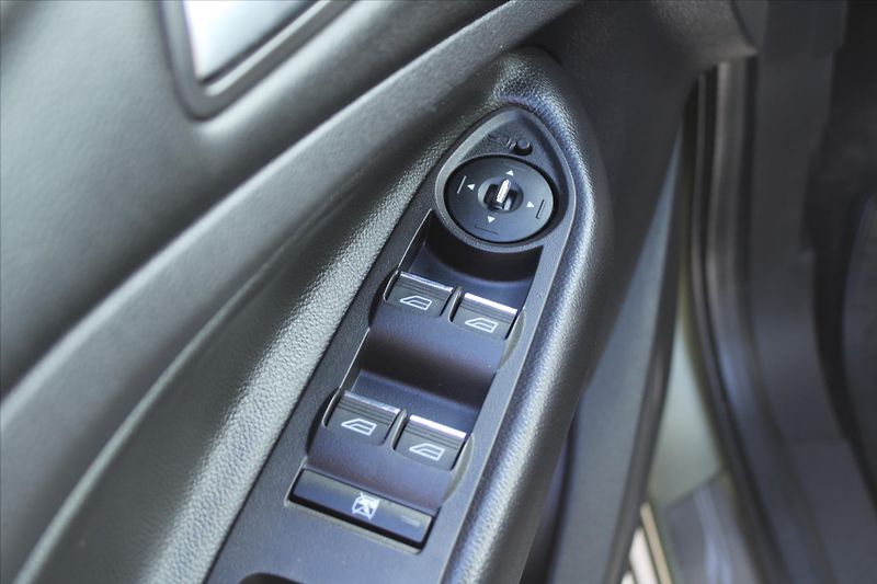 Ford Kuga 2.0TDCi TITANIUM 4X4 PANORAMA - fotka 12 z 24