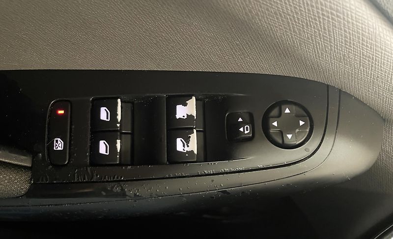 Citroën C4 Picasso 1,6HDi Tendance, ČR - fotka 20 z 23