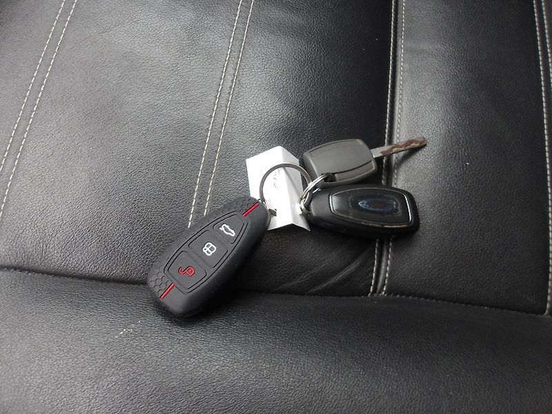 Ford Kuga 2,0TDCi TITANIUM Aut. 4x4! - fotka 40 z 44